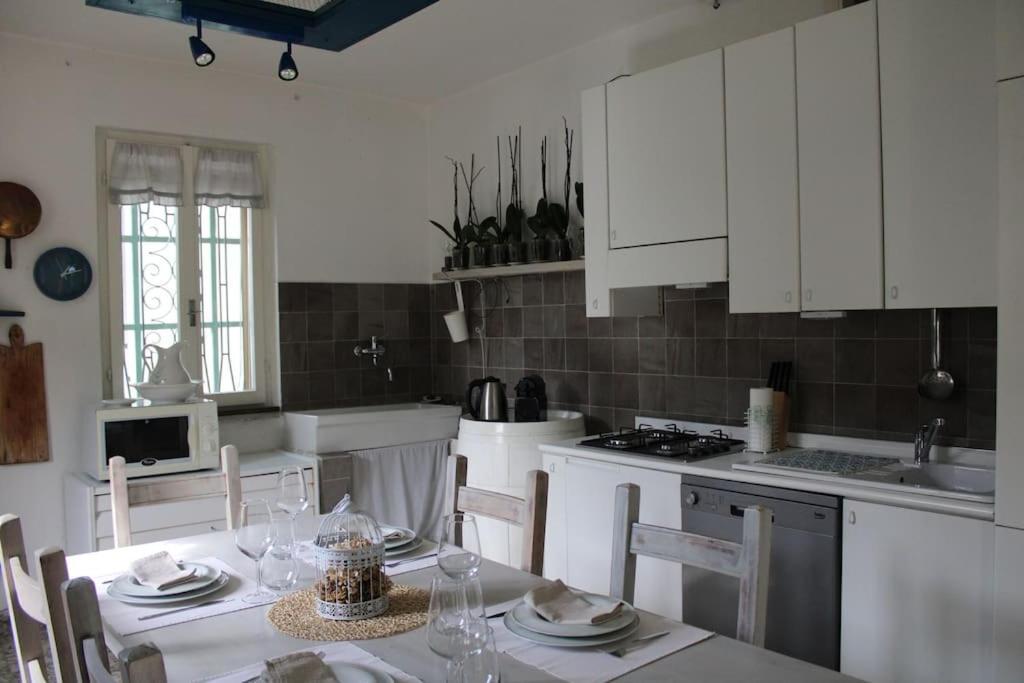 Casa Sivori Sul Lago Di Garda Con Ampio Giardino Desenzano del Garda Bagian luar foto